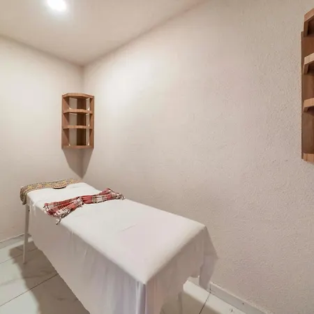 酒店 Exclusive Mogons